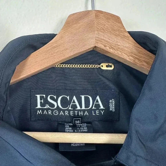 Escada Rain Jacket Luxury Nylon Outdoor Coat Travel Navy Blue Women's Size 38 - Picture 2 of 5